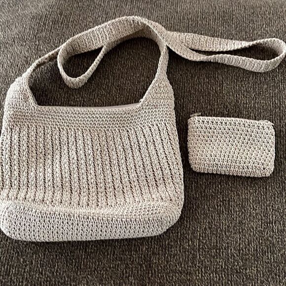 Frankie and Johnnie Textured Tan/beige Knitted Crossbody with Matching Wallet - Picture 5 of 10